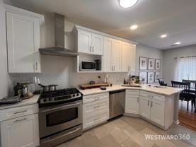 610 Lakeridge Ct - Photo 1 of 1