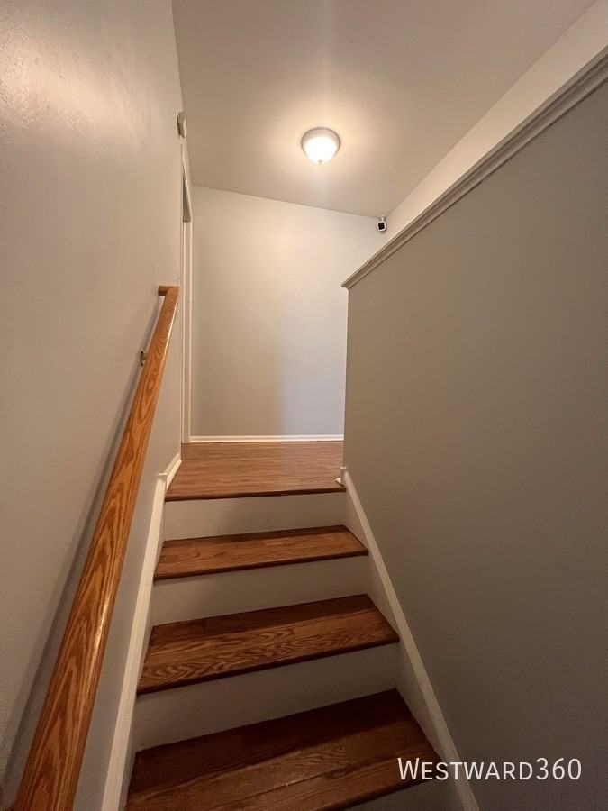 610 Lakeridge Ct - Photo 5 of 18