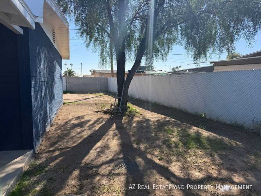 6575 W Medlock Dr - Photo 4 of 7