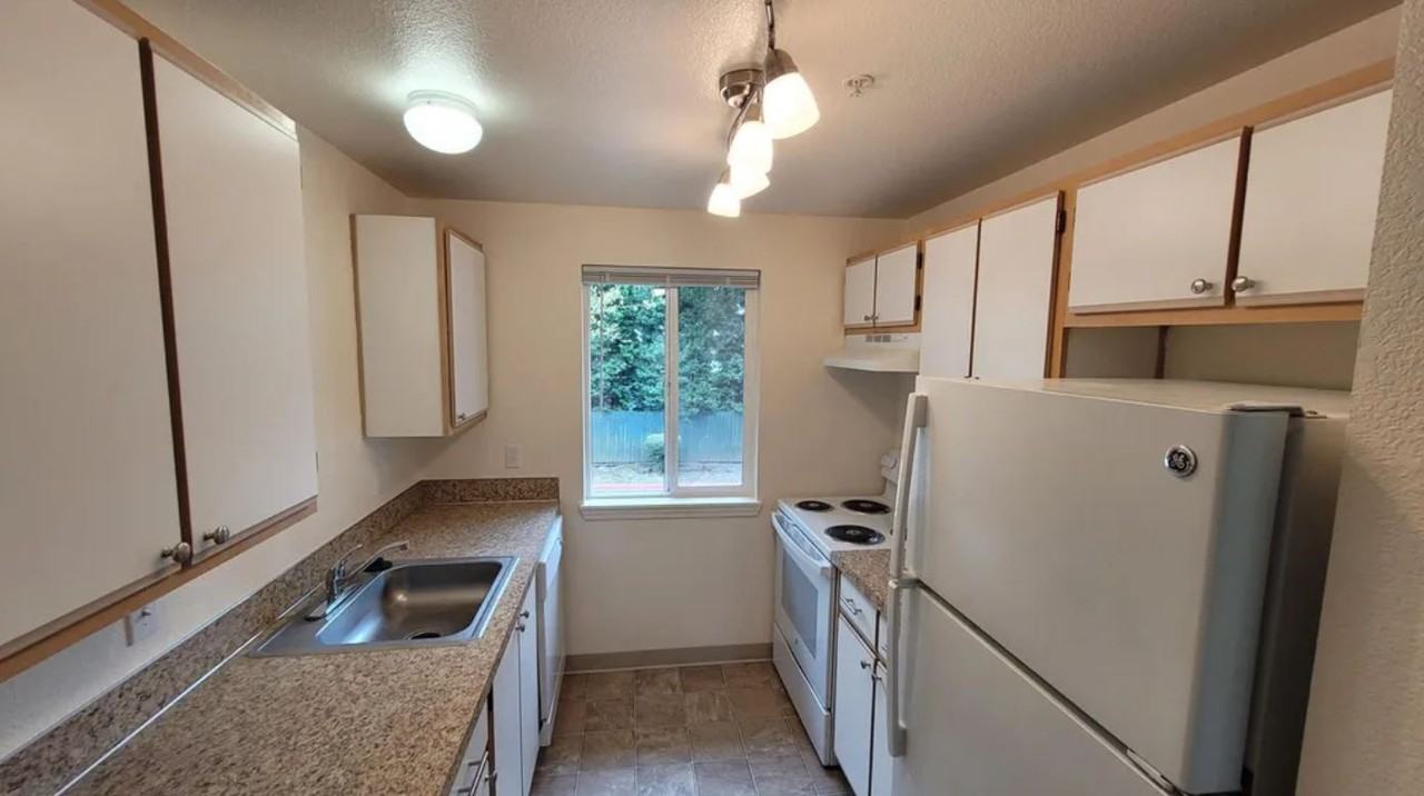 2867 Sw 209th Ave - Photo 3 of 11