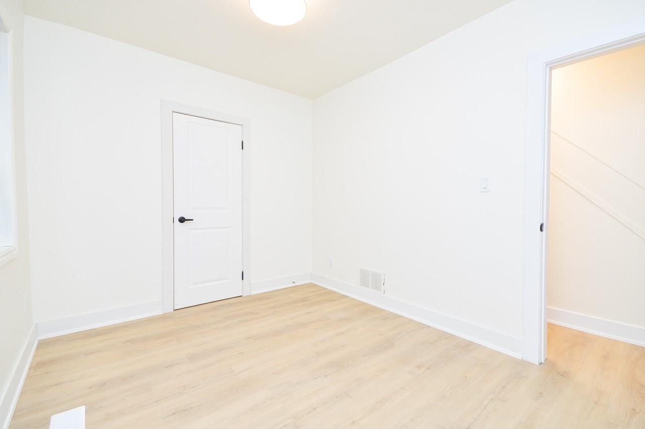 107 Nairn Ave #MAIN - Photo 5 of 9