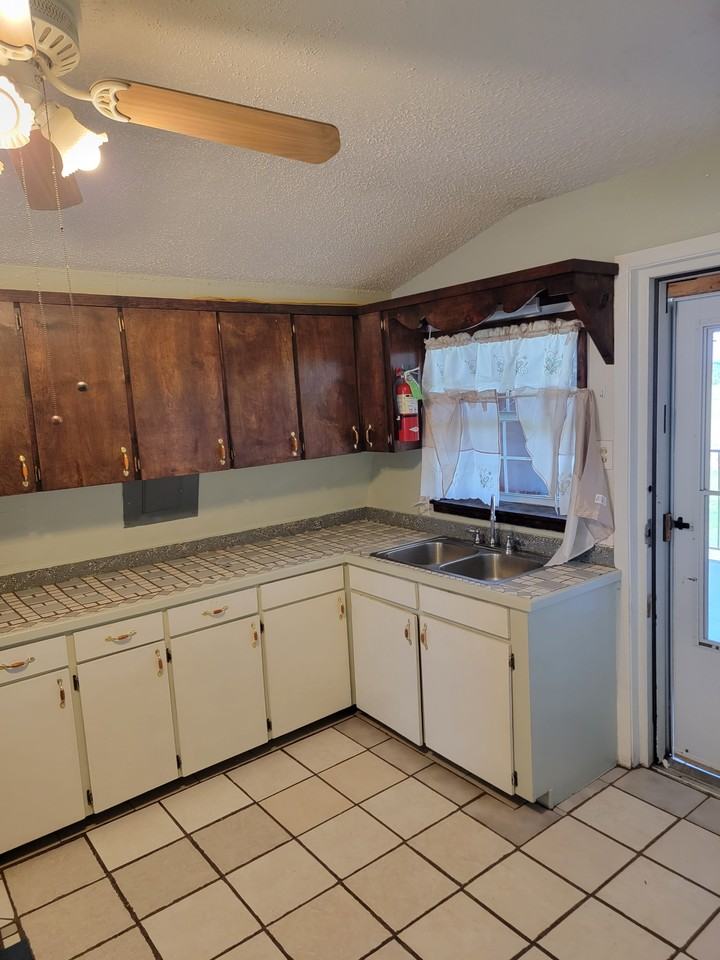 4888 Fm 467 #1 - Photo 6 of 8