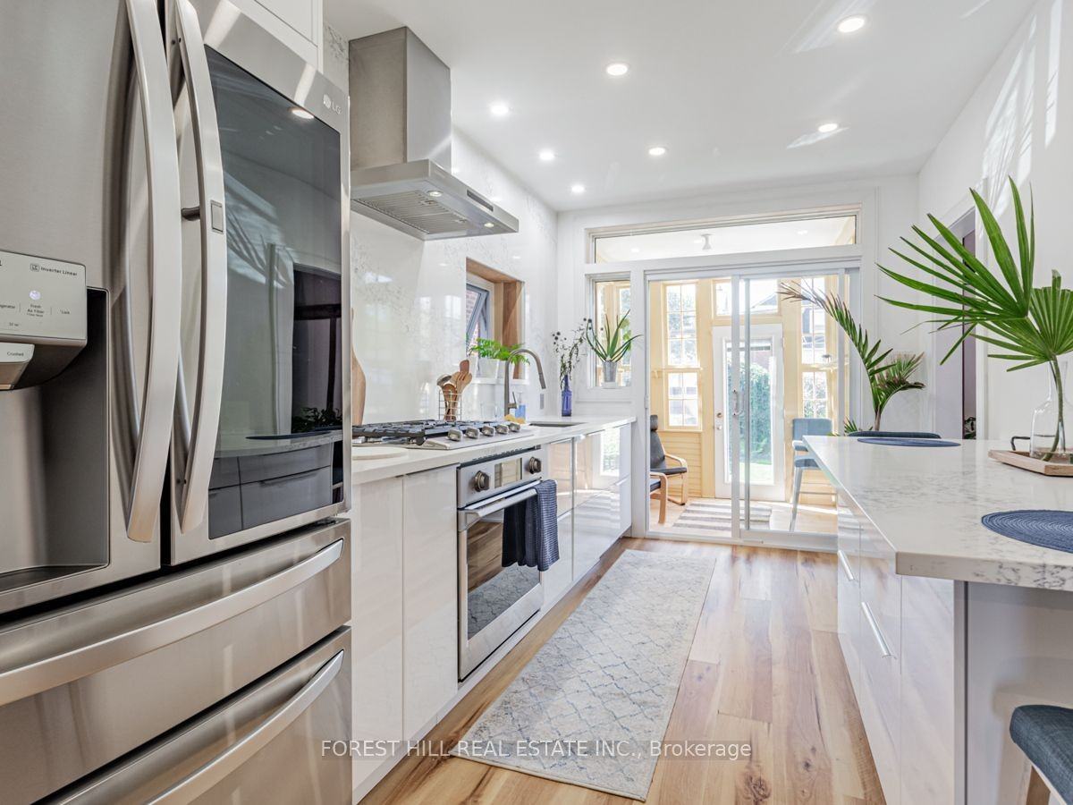 186 Westmount Avenue - Photo 4 of 33