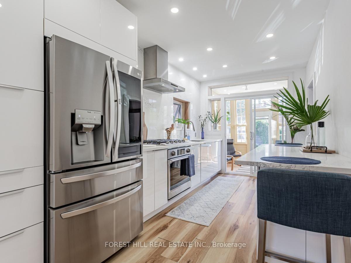 186 Westmount Avenue - Photo 2 of 33