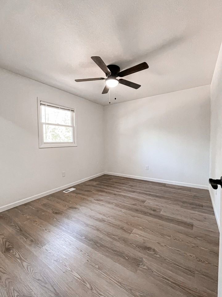 21 Munster Dr #NA - Photo 7 of 13