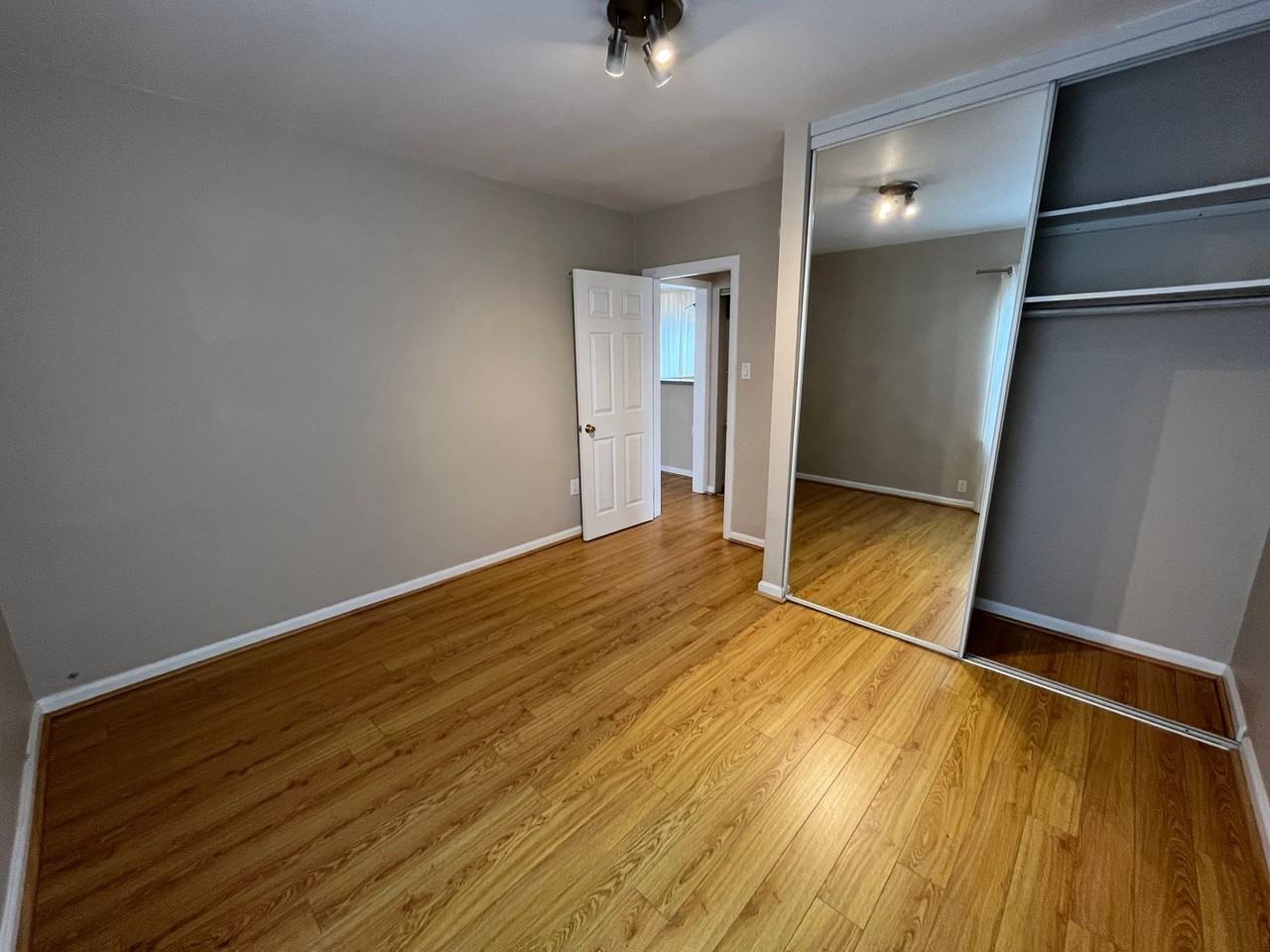 231 13th St - Photo 3 of 4