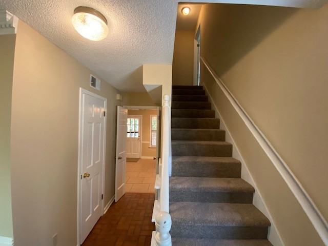 2245 Easton Dr #1 - Photo 6 of 18