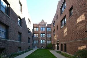 featured image of 3121 N Hamlin Ave #3G