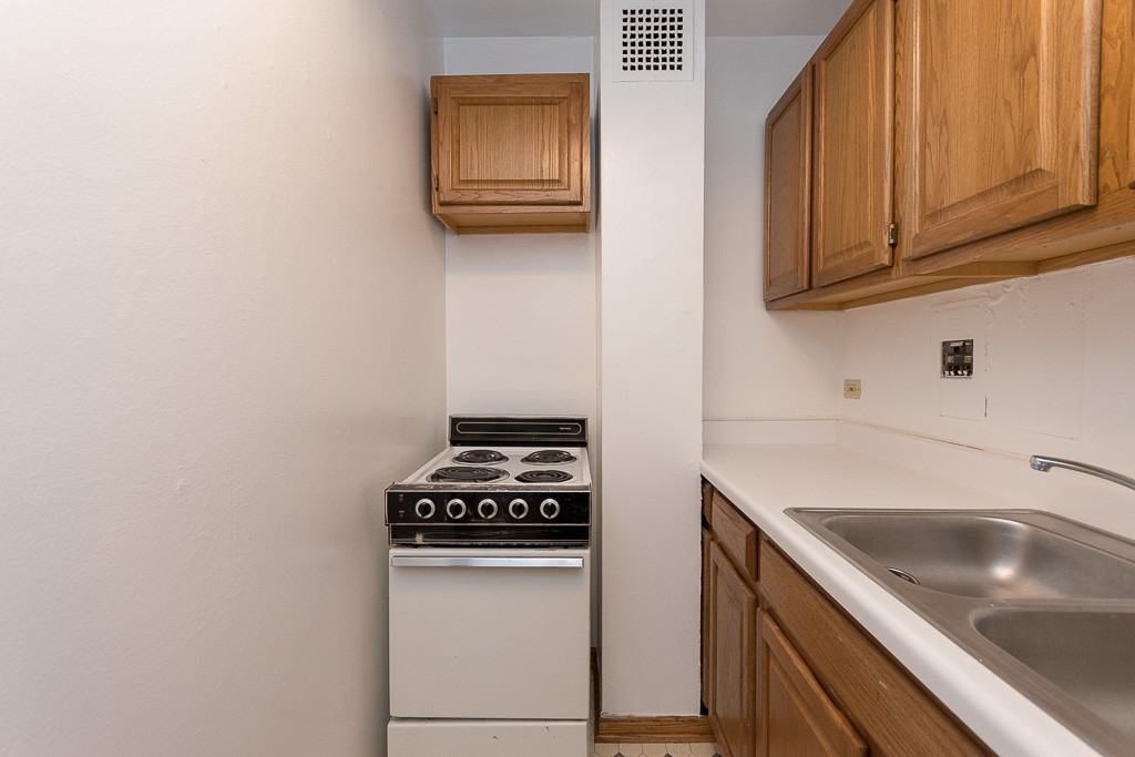 4180 N Marine Dr #1003 - Photo 4 of 19