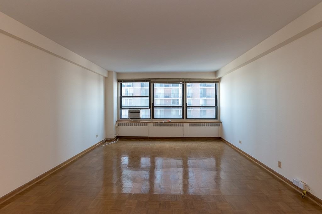 4180 N Marine Dr #1003 - Photo 6 of 19