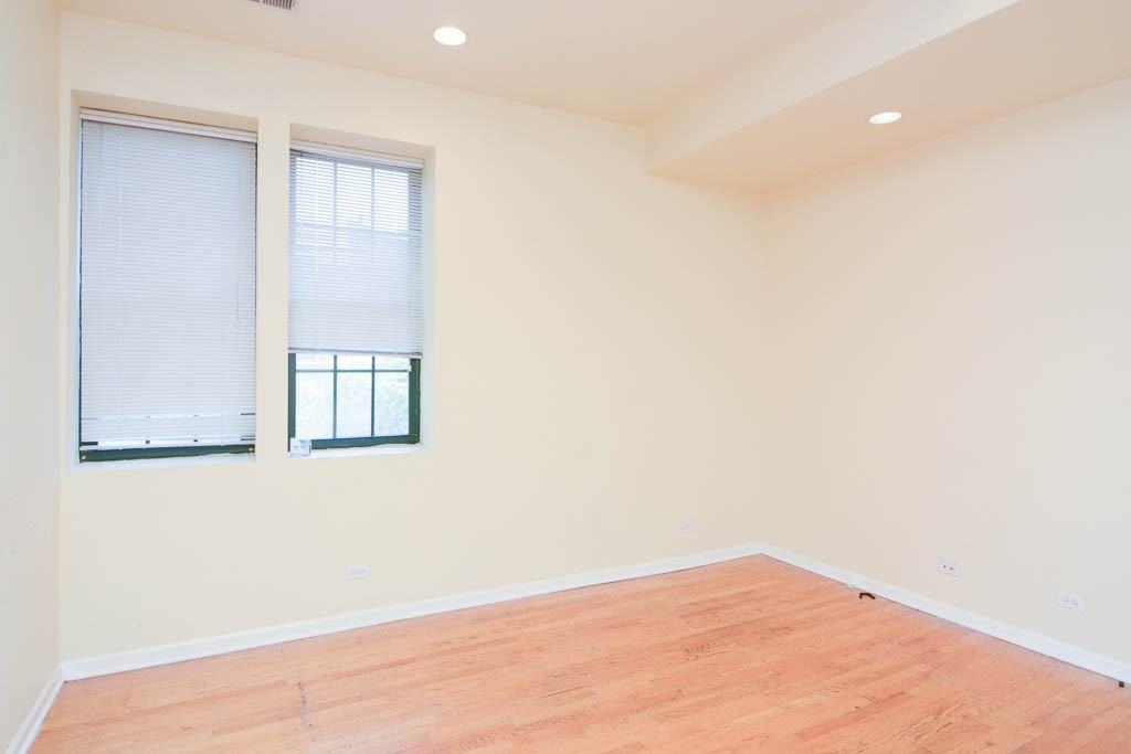 218 W Division St #3 - Photo 6 of 21