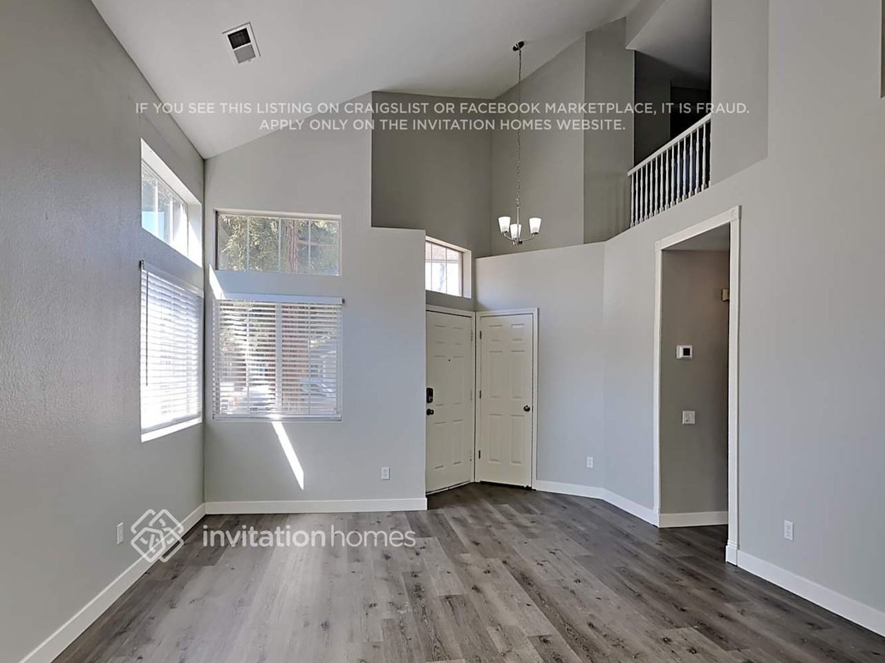 8374 Hillsbrook Dr - Photo 4 of 19