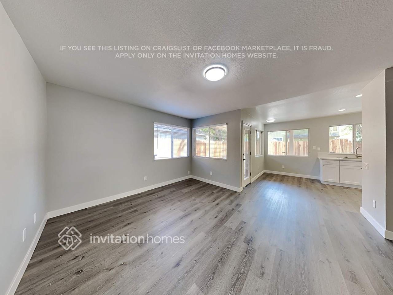 8374 Hillsbrook Dr - Photo 7 of 19