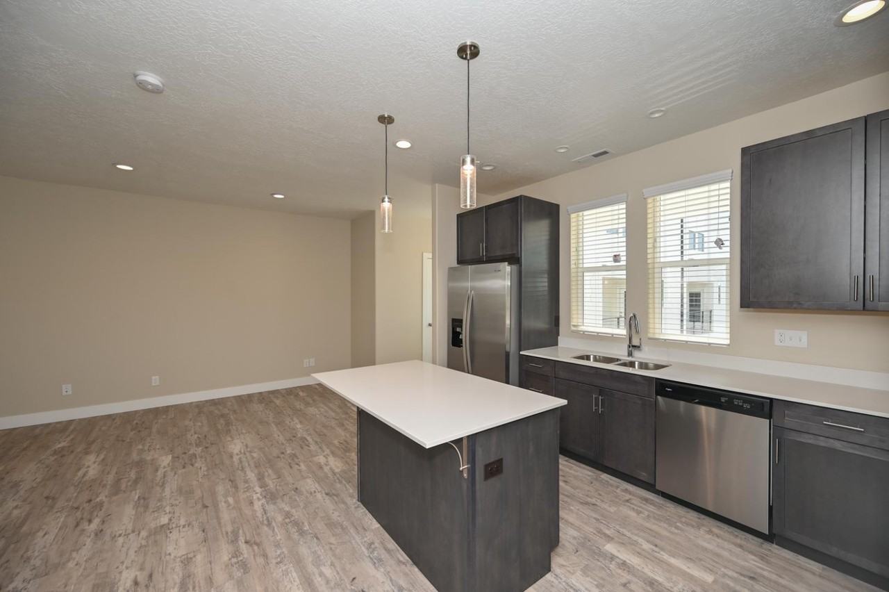 3327 S 1100 E - Photo 2 of 20