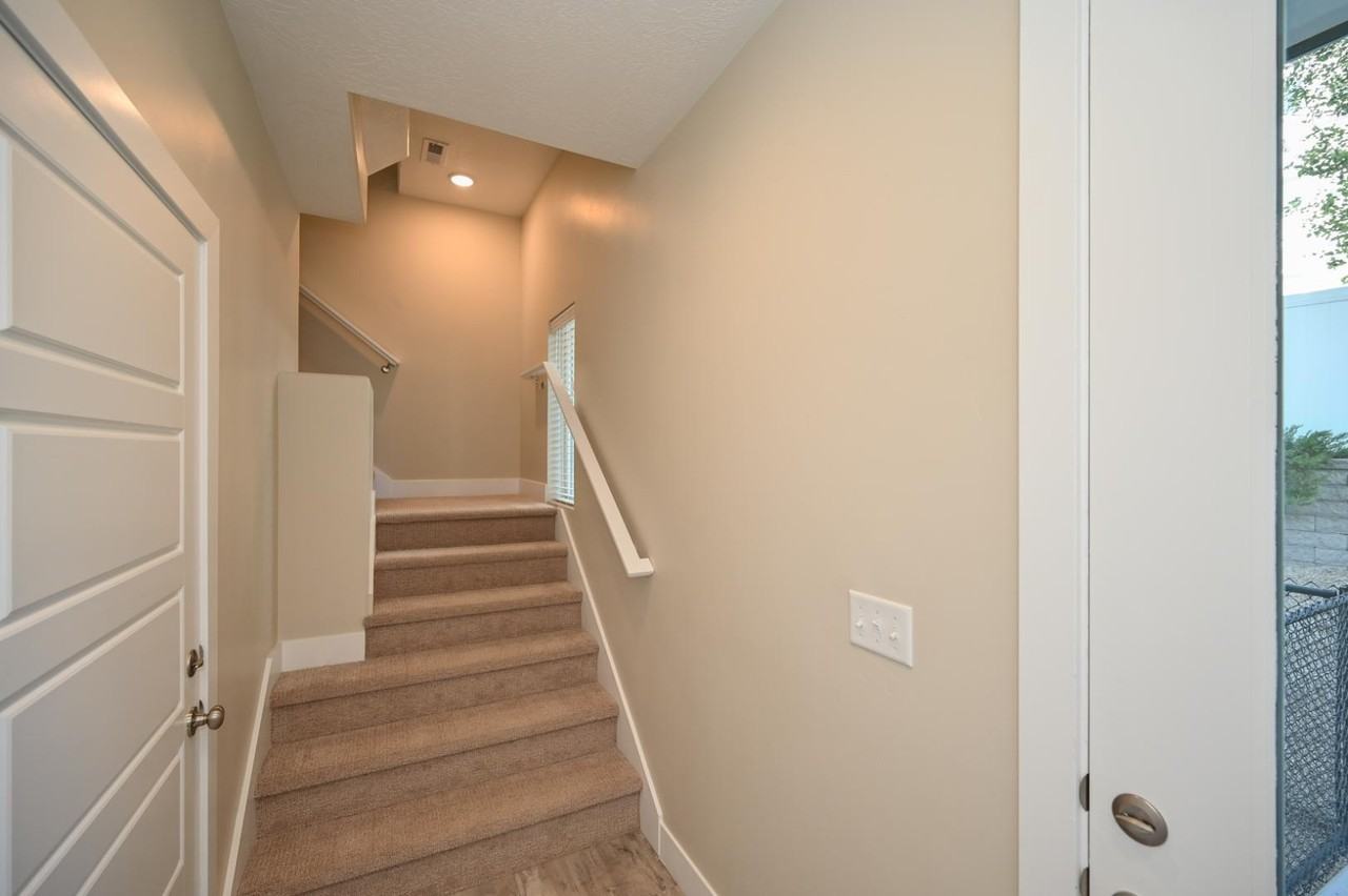 3327 S 1100 E - Photo 7 of 20