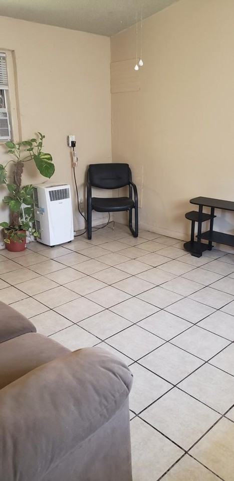 111 W Dunnam St - Photo 6 of 7