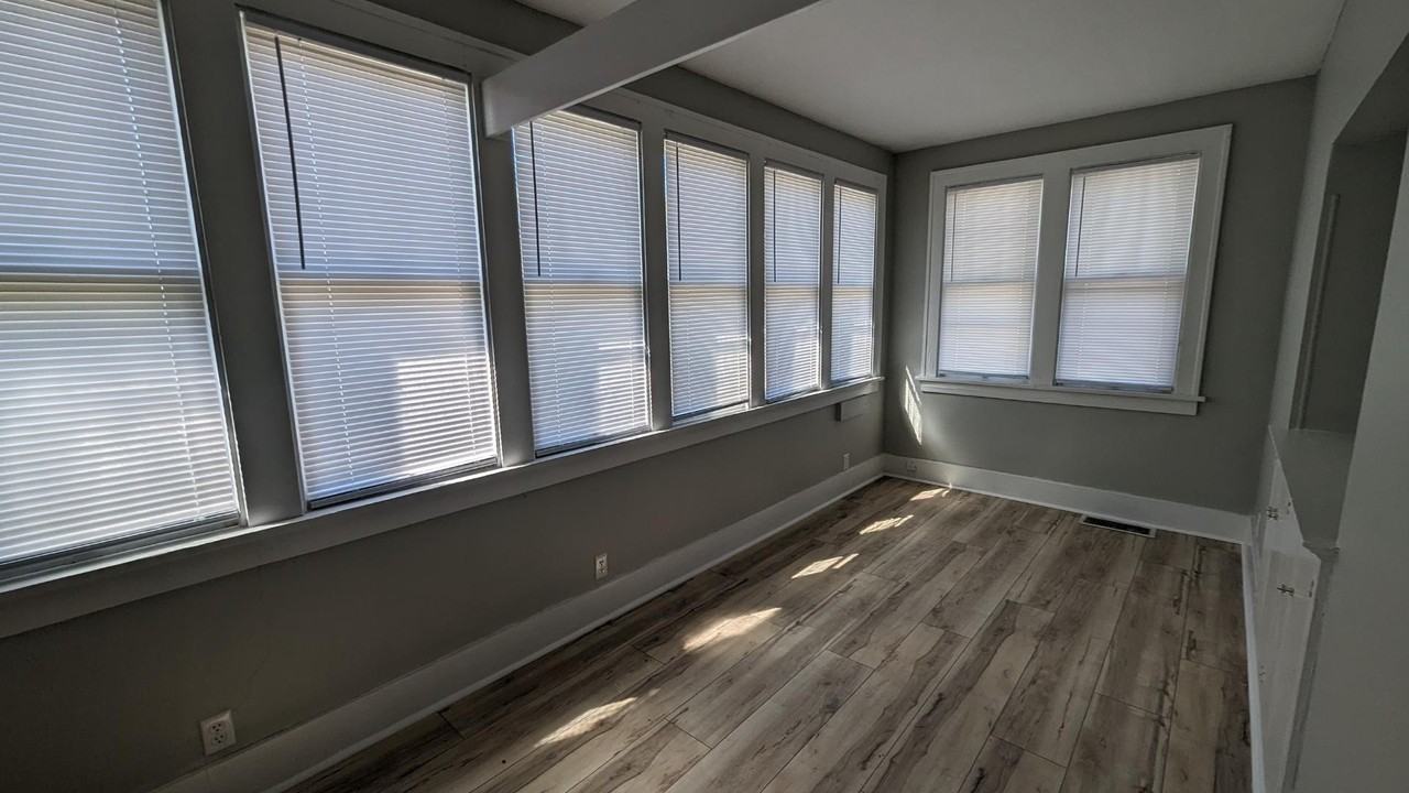 838 East 3rd Street - Photo 2 of 10