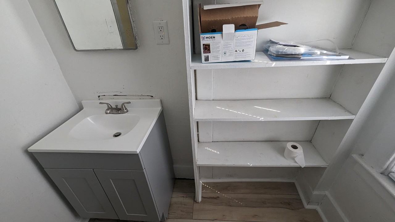 838 East 3rd Street - Photo 6 of 10