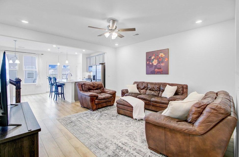 770 Trotters Ln - Photo 2 of 11