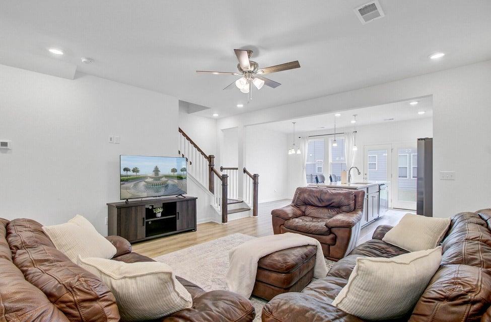 770 Trotters Ln - Photo 3 of 11