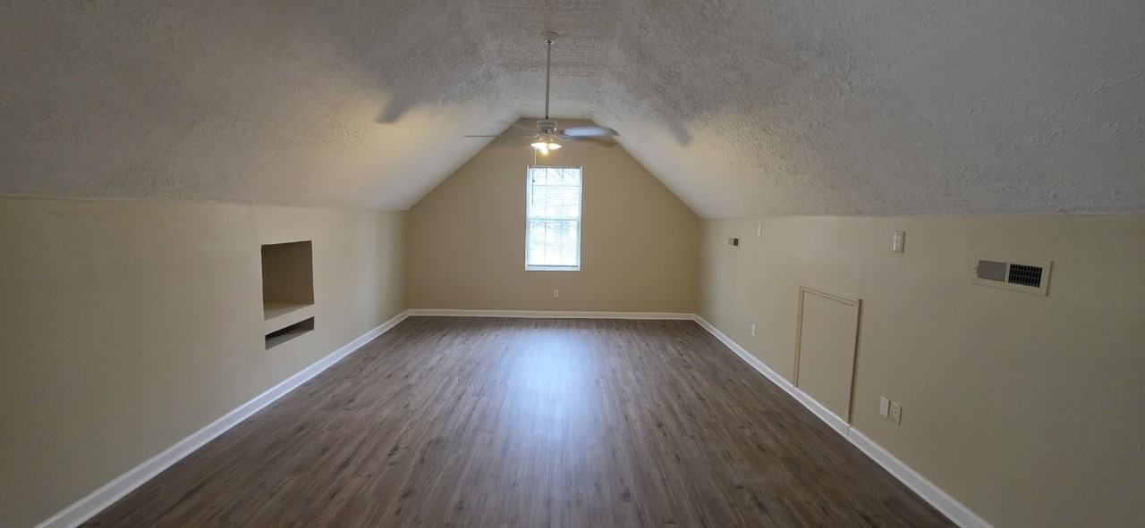 2902 Meadowhill Dr #1 - Photo 5 of 34