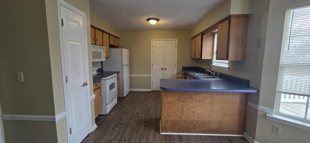 2902 Meadowhill Dr #1 - Photo 6 of 34