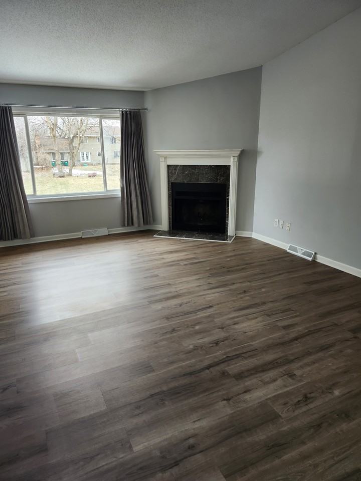 6221 Boone Ave N #1 - Photo 6 of 23