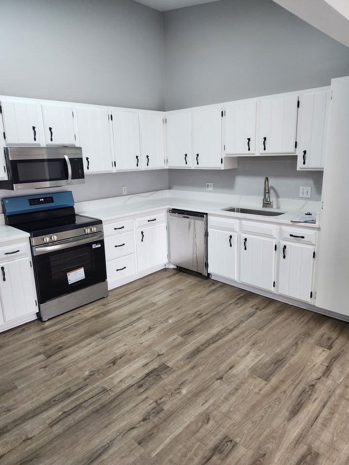 6221 Boone Ave N #1 - Photo 7 of 23