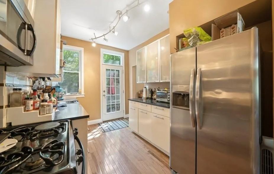 3150 Linwood Ave #1 - Photo 2 of 8