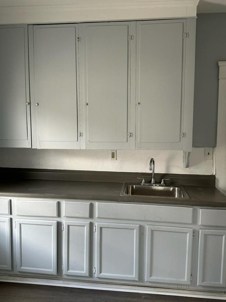 8104 Force Ave - Photo 2 of 6