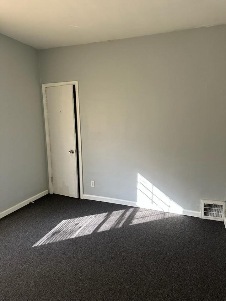 8104 Force Ave - Photo 4 of 6