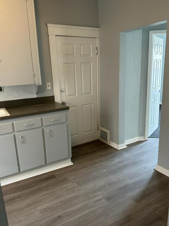 8104 Force Ave - Photo 6 of 6