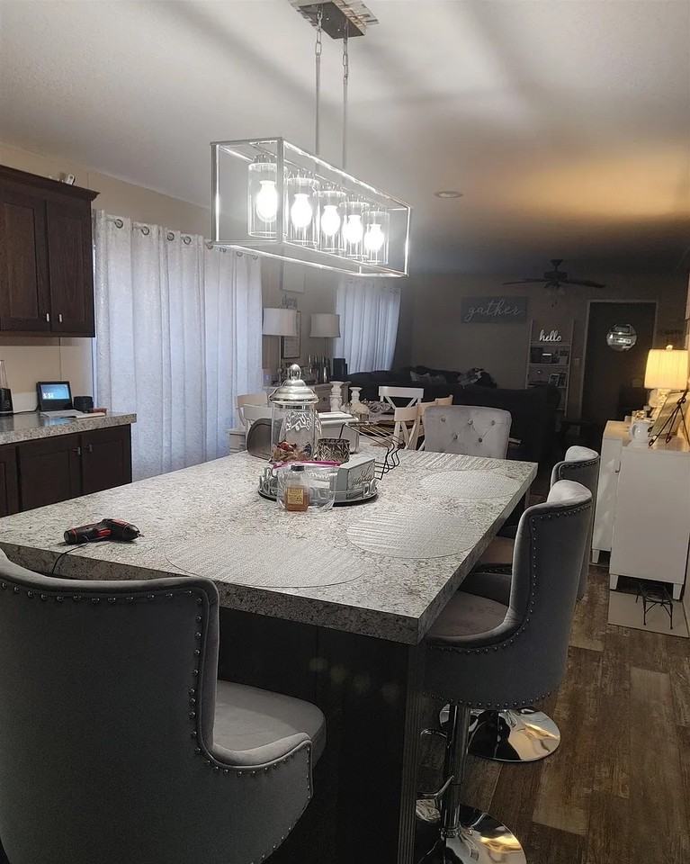 379 Robin Ln - Photo 6 of 26