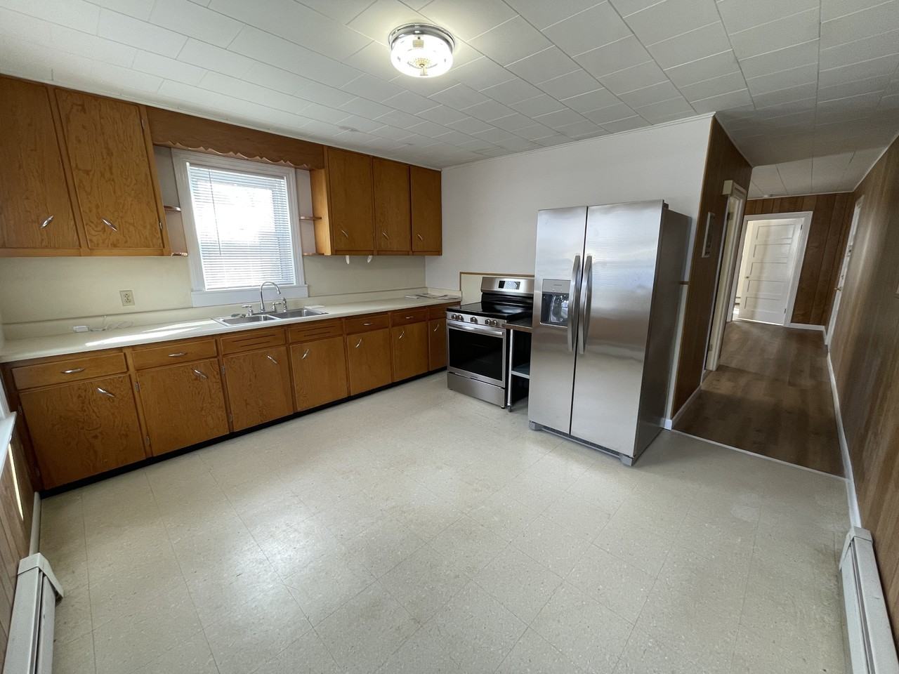 565 School St #1R - Photo 2 of 18