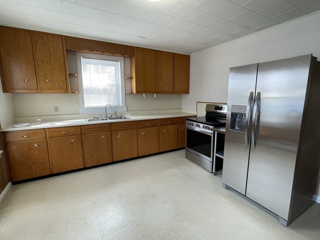 565 School St #1R - Photo 4 of 18