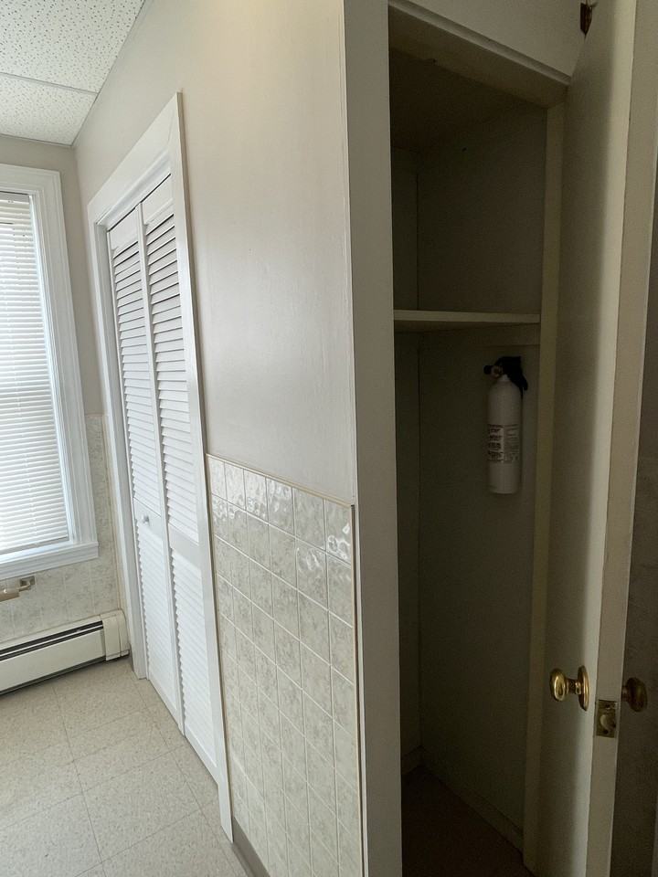 565 School St #1R - Photo 7 of 18