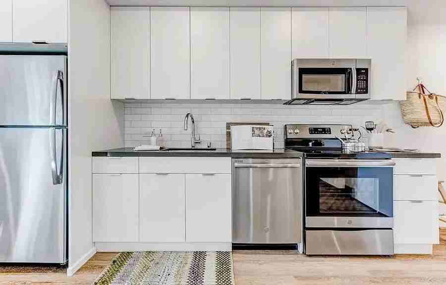 411 29th Street - Photo 6 of 49