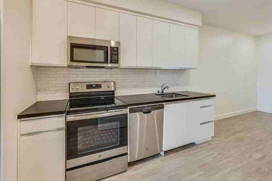 411 29th Street - Photo 7 of 49