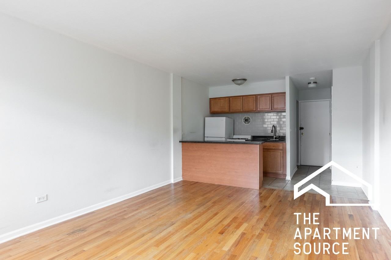 5847 N Winthrop Ave #101