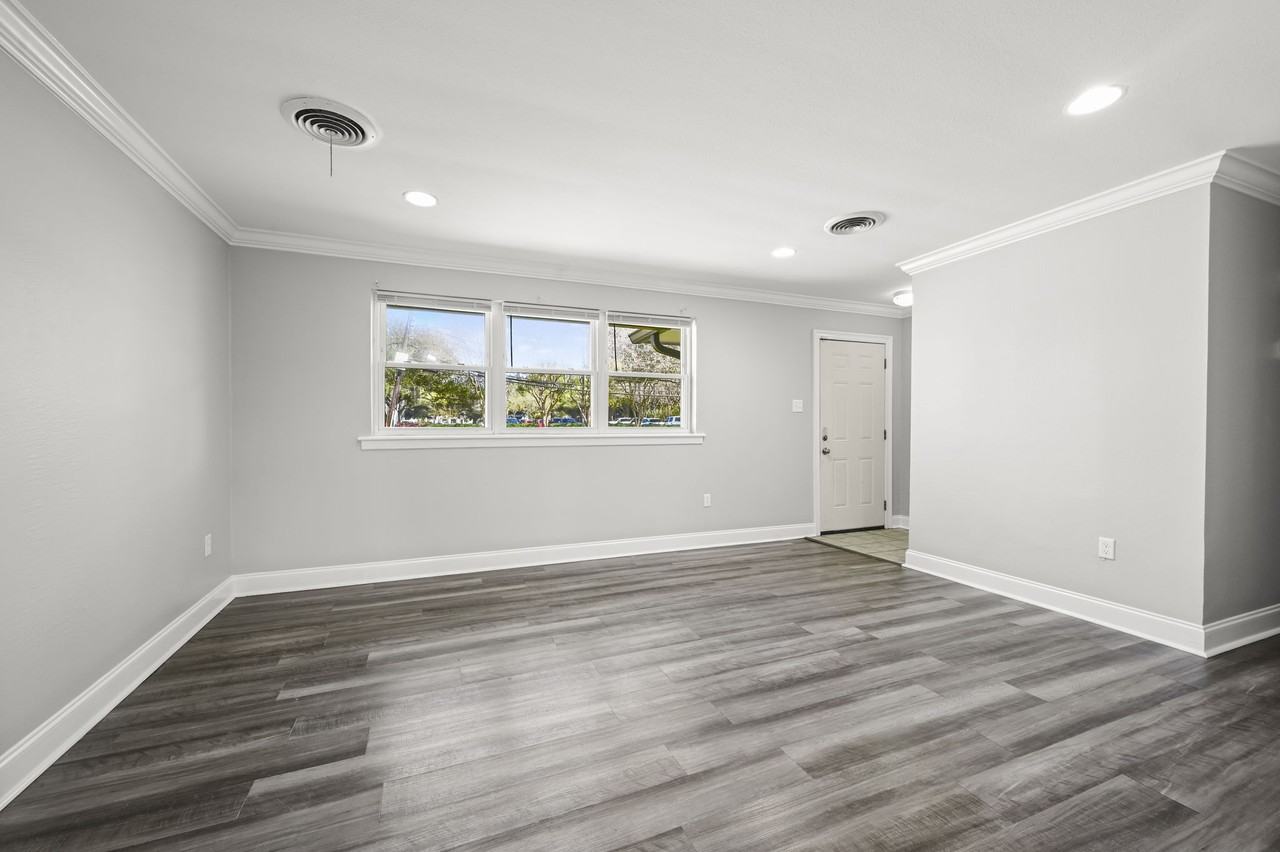 8120 N Essen Heights Ct #1 - Photo 4 of 21