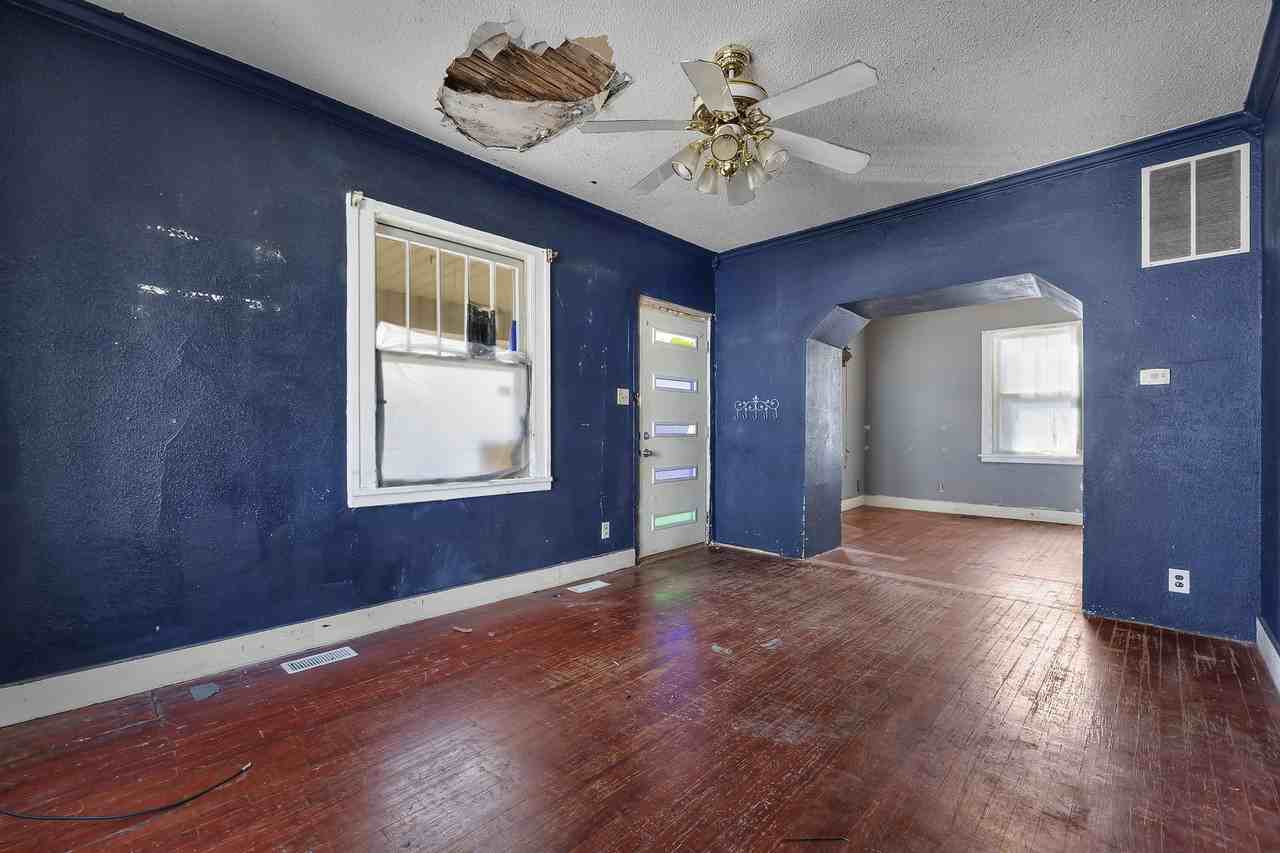 27 N Hanover St #1 - Photo 2 of 17