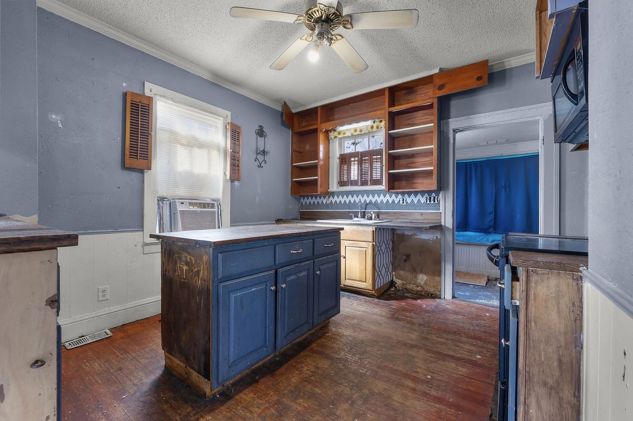 27 N Hanover St #1 - Photo 4 of 17