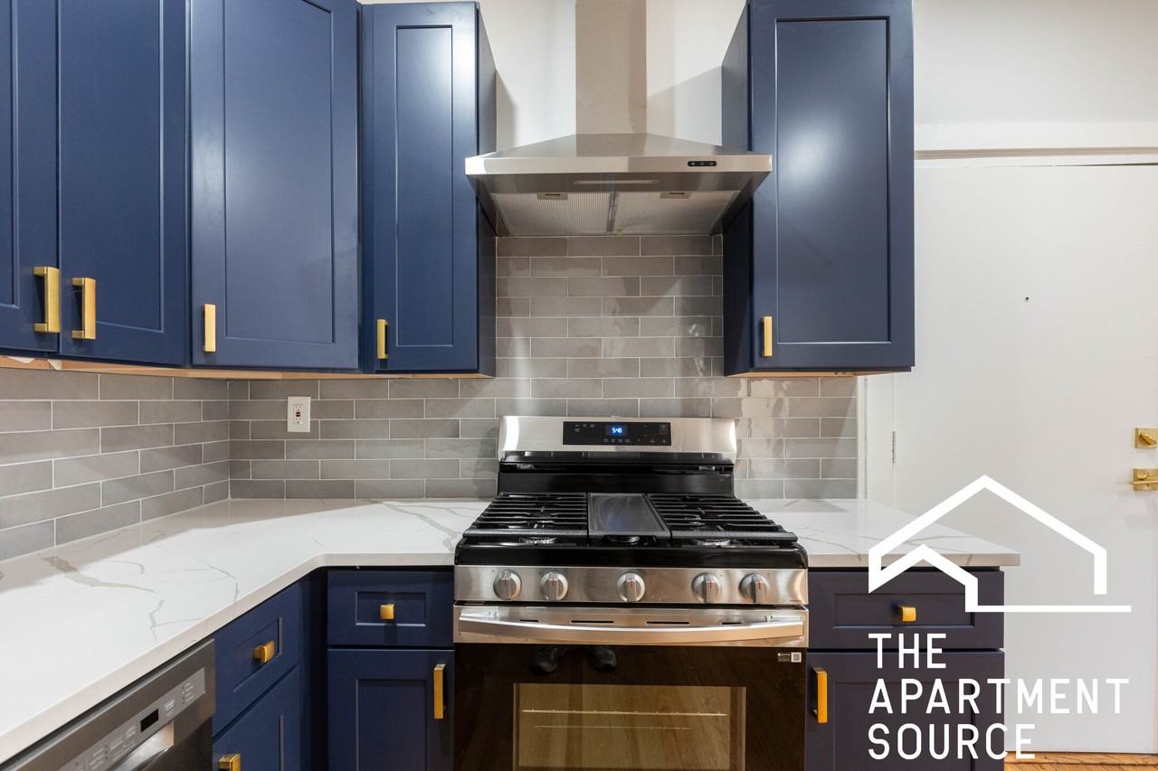 533 W Wrightwood Ave #2R - Photo 3 of 19