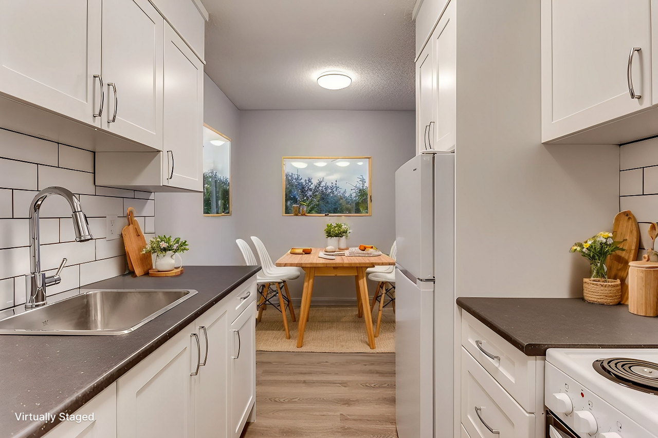 Elliston Place Apartments - Photo 3 of 12