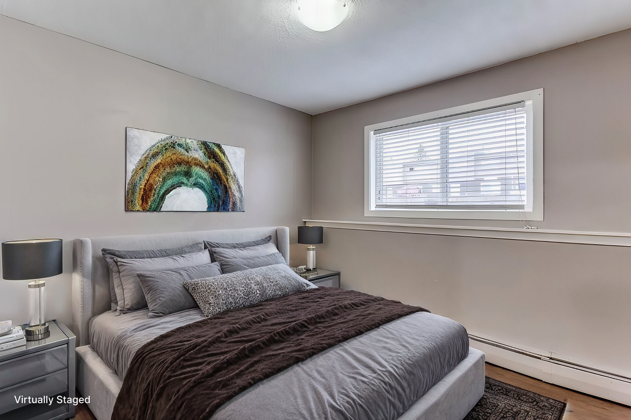 Elliston Place Apartments - Photo 4 of 12