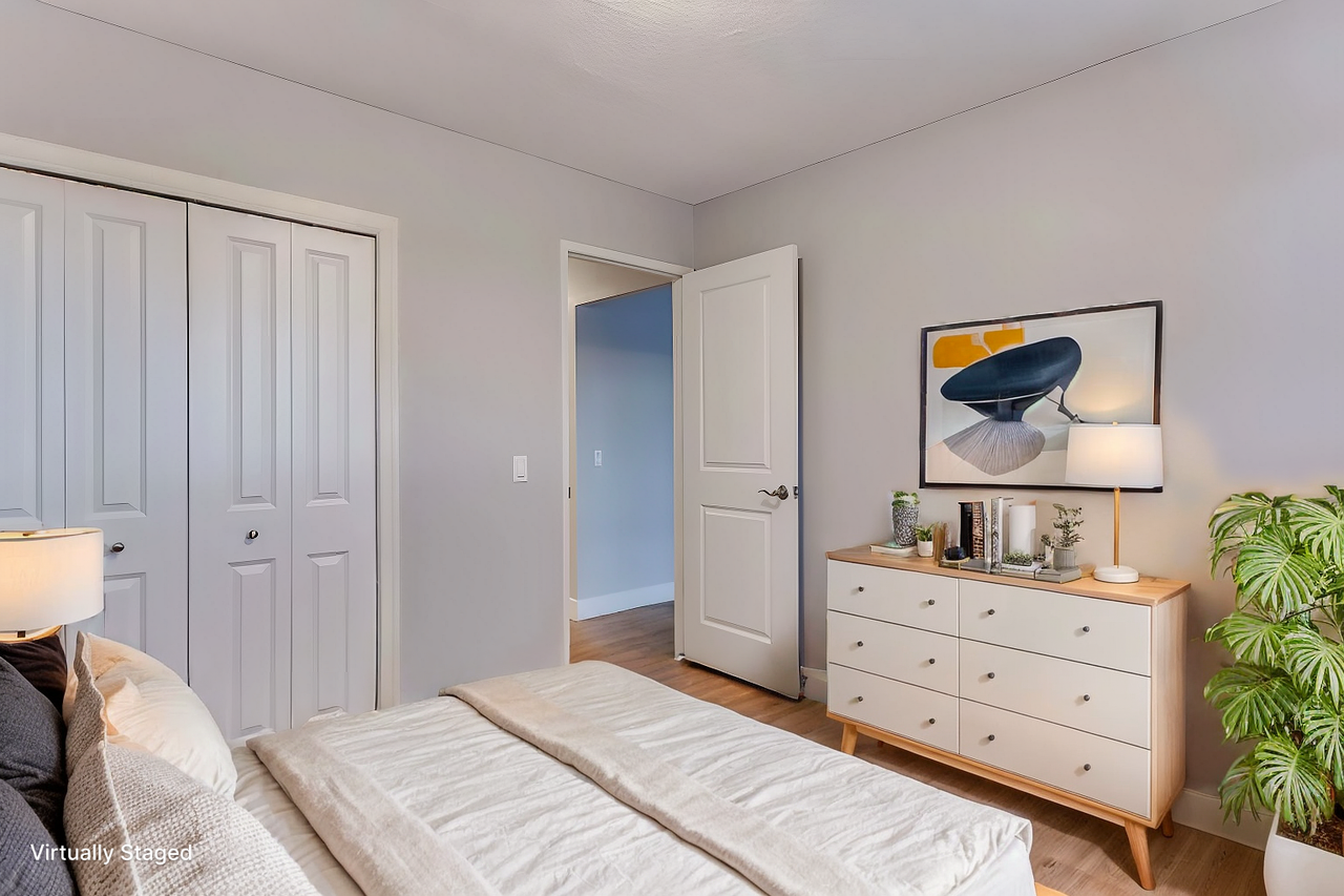 Elliston Place Apartments - Photo 5 of 12