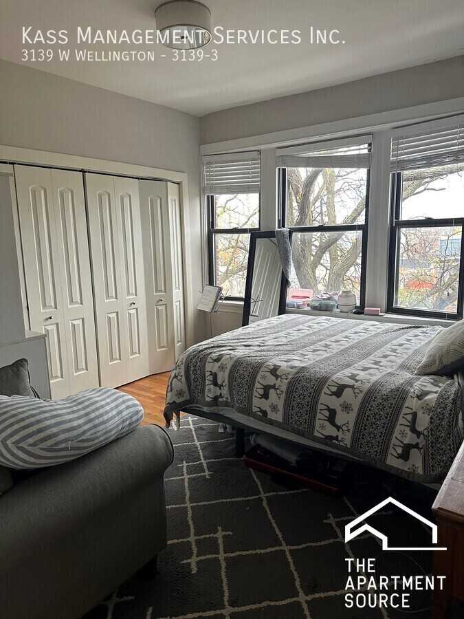 3137 W Wellington Ave #1 - Photo 2 of 5