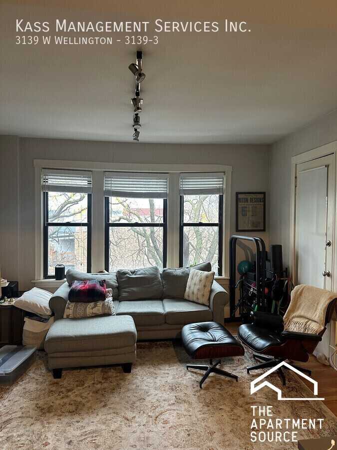 3137 W Wellington Ave #1 - Photo 3 of 5