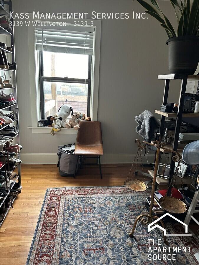 3137 W Wellington Ave #1 - Photo 4 of 5