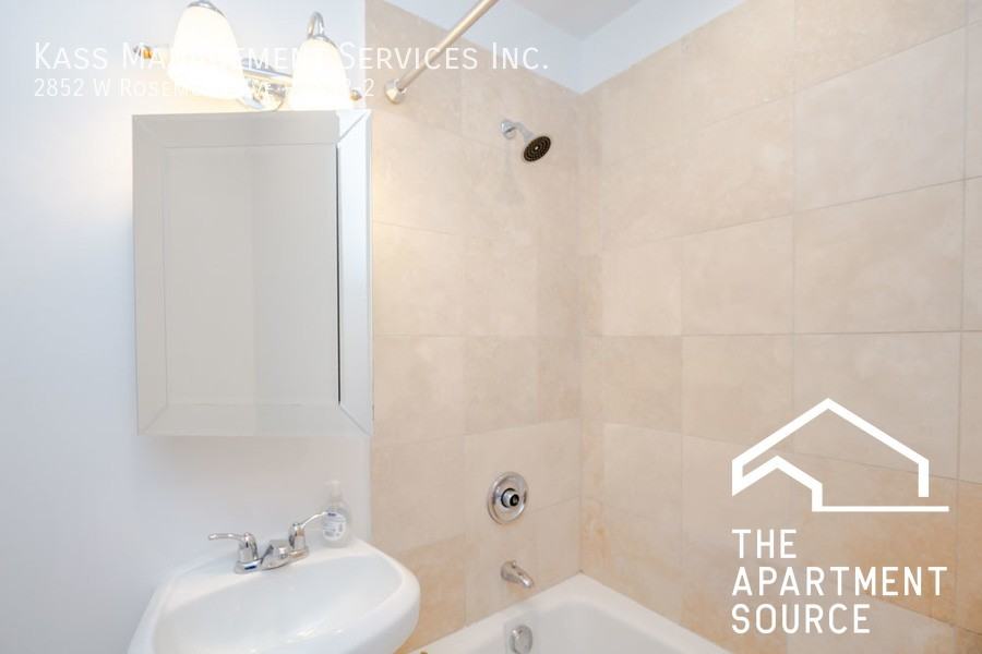 2852 W Rosemont Ave #2 - Photo 7 of 12